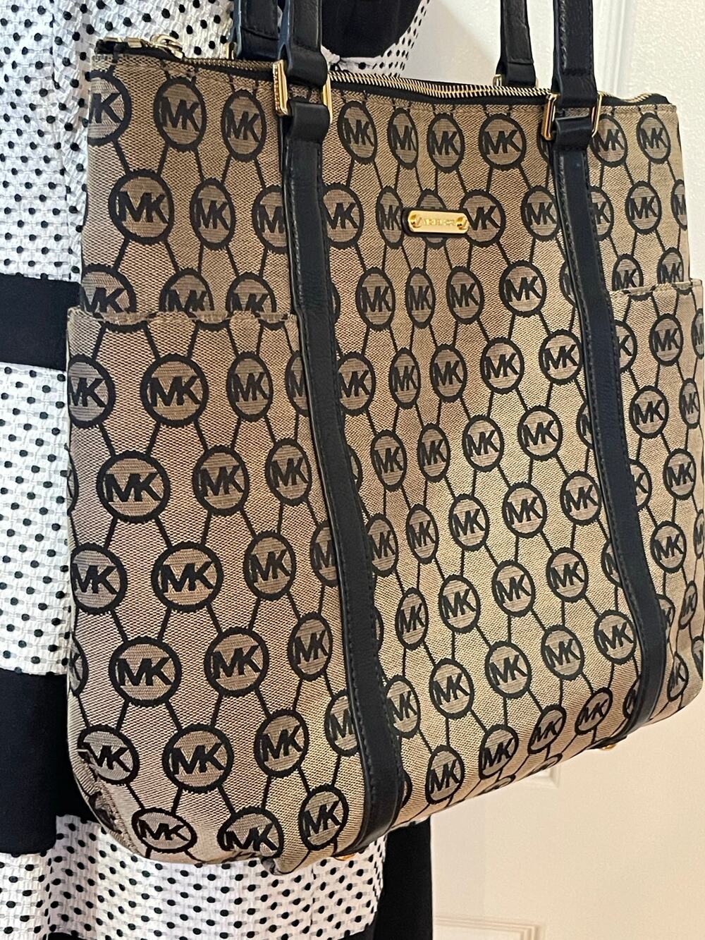 Large Michael Kors Jet Set Tote